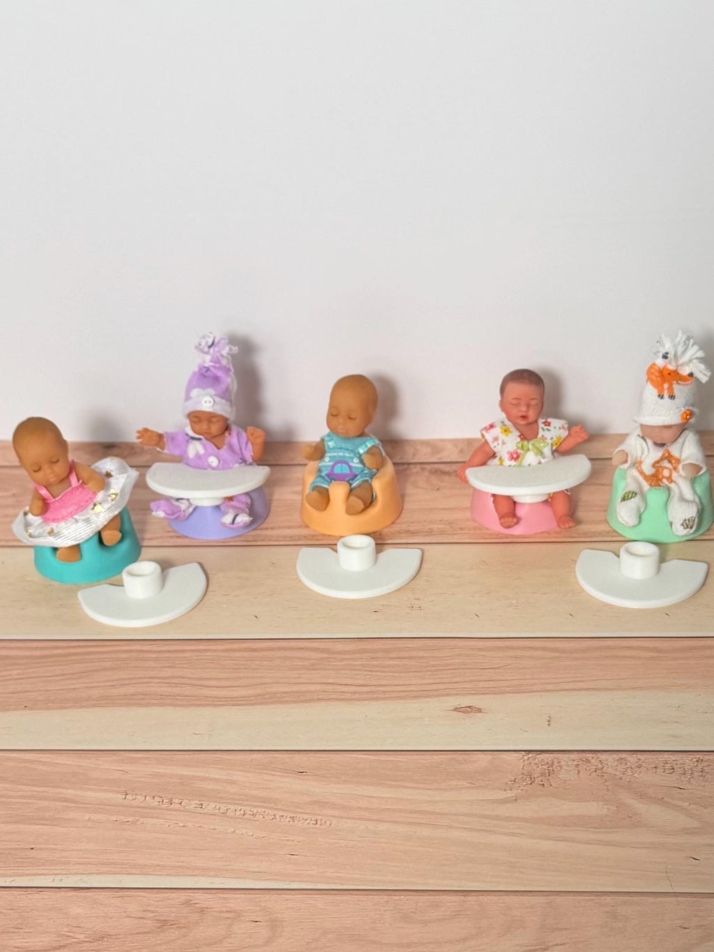 Miniature Baby seat  – 3D Printed Dollhouse Nursery Furniture – Pick Your Color –