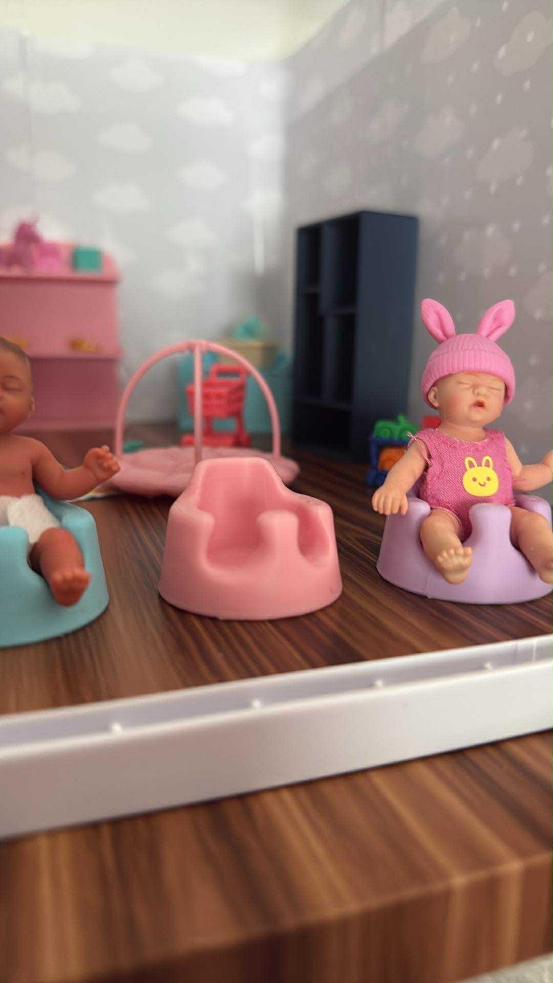 Miniature Baby seat  – 3D Printed Dollhouse Nursery Furniture – Pick Your Color –